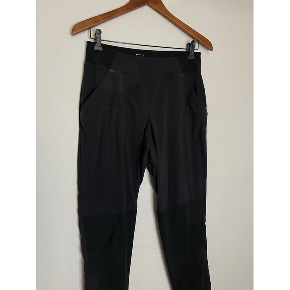 The North face Women's Small Black Lightweight Crop Jogger Pants - Picture 3 of 8